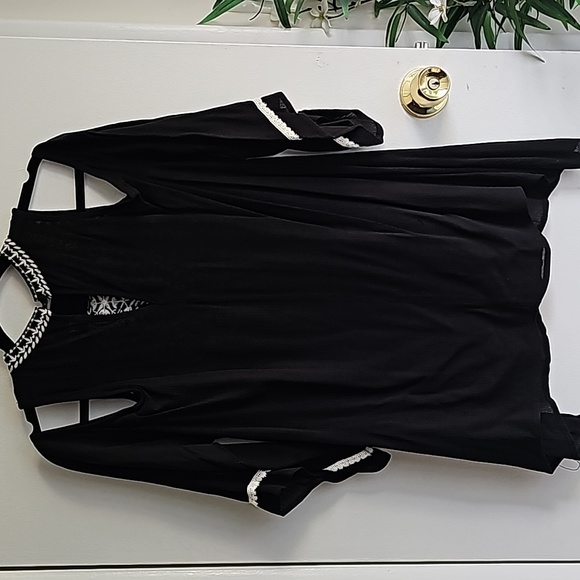 🟡XHILARATION Cold-Shoulder Tunic (Black, L) - Picture 8 of 11